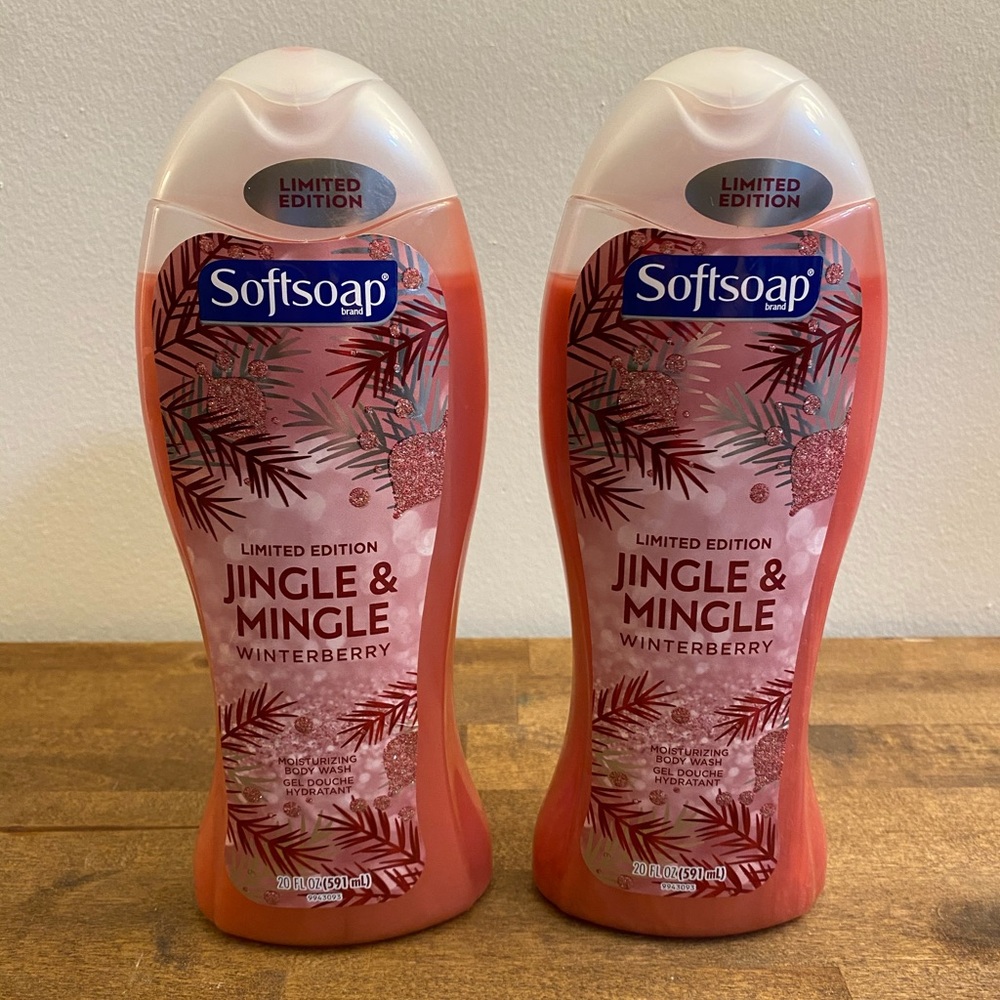 Softsoap Jingle + Mingle Winterberry Body Wash